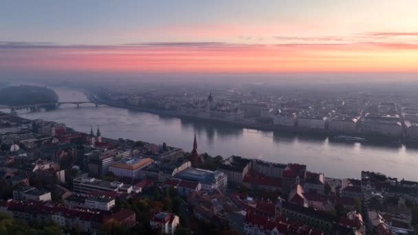 Вид Воздуха Здание Венгерского Парламента Восходе Солнца Рекой Дунай Будапеште — стоковое видео