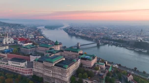 Вид Воздуха Будапешт Буда Замок Королевский Дворец Дунай Восходе Солнца — стоковое видео