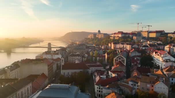 Letecký Panoramatický Výhled Budapešť Královským Palácem Budínského Hradu Řekou Dunaj — Stock video