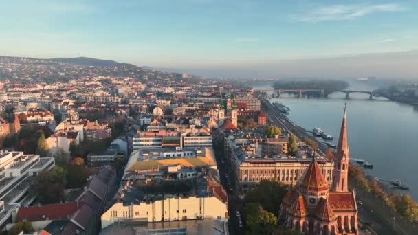 Die Skyline Von Budapest Bei Sonnenaufgang Luftaufnahme Donau Budaer Seite — Stockvideo