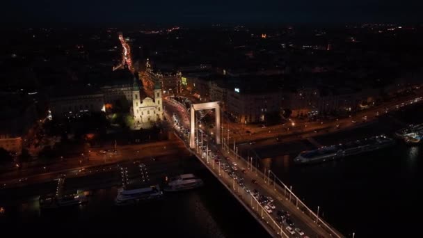 Vista Aérea Nocturna Del Puente Budapest Elisabeth Tercer Puente Más — Vídeo de stock