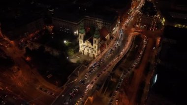 Budapeşte Şehir Kilisesi Budapeşte-Belvarosi Nagyboldogasszony 'nin havadan görünüşü, resmi olarak Kutsal Bakire Meryem Kilisesi, Budapeşte, Macaristan' daki ana kilise.