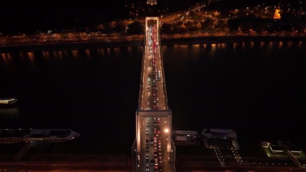 Elisabeth Köprüsü Aydınlandı Budapeşte Macaristan Nefes Kesen Gece Perspektifi — Stok video