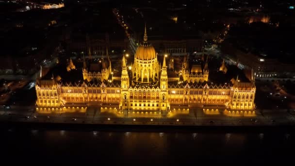 Αεροφωτογραφία Του Ουγγρικού Κοινοβουλίου Της Βουδαπέστης Την Νύχτα Τουριστικός Τουριστικός — Αρχείο Βίντεο