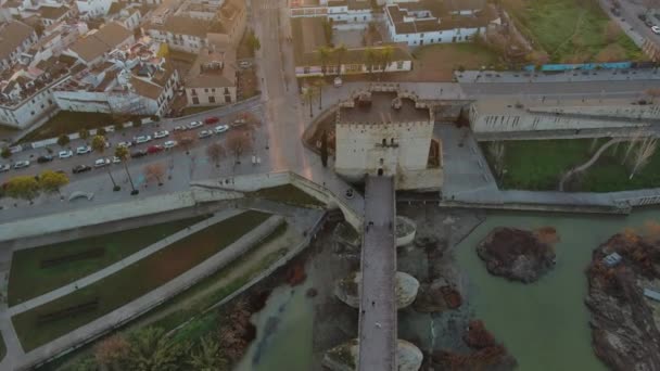 Zřízení Leteckého Zobrazení Snímek Římského Mostu Cordoba Most Historickém Centru — Stock video