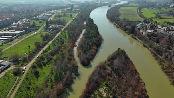 Вид Воздуха Горизонт Кордовы Река Гвадалквививир Андалусия Испания — стоковое видео