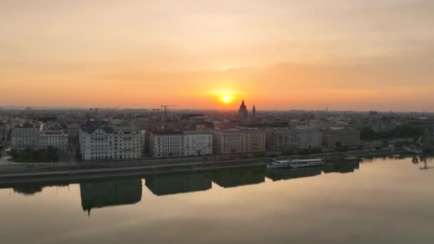 Ранним Утром Высоты Птичьего Полета Над Горизонтом Будапешта Открывается Вид — стоковое видео