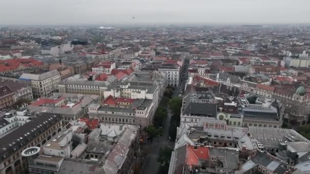 Flygfoto Över Budapest Stad Skyline Molnig Dag Ungern — Stockvideo