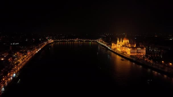 Aerial View Illuminated Hungarian Parliament Building Danube River Budapest Hungary — Stock Video