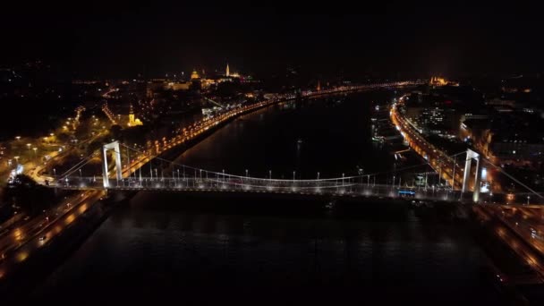 布达佩斯伊丽莎白桥 Budapest Elisabeth Bridge 匈牙利布达佩斯的第三座新桥 横跨多瑙河连接布达与佩斯 匈牙利最大的城市 — 图库视频影像