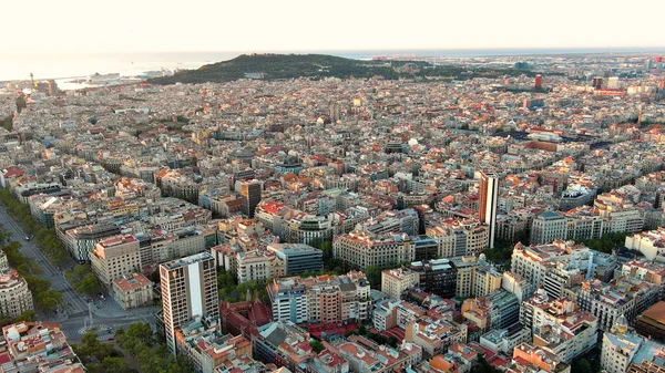 Typiskt Bostadsområde Barcelona Vid Soluppgången Med Utsikt Över Villa Gracia — Stockfoto