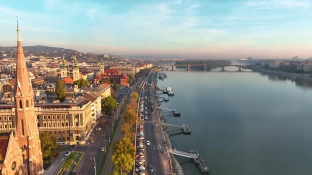 Budapest City Sunrise Skyline Aerial View Danube River Buda Side — Stock Video