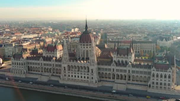 Luchtfoto Van Het Hongaarse Parlementsgebouw Boedapest Hongarije Capital Cityscape Overdag — Stockvideo