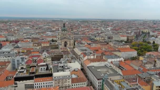 Vue Aérienne Basilique Saint Stephens Journée Nuageuse Maussade Budapest Hongrie — Video