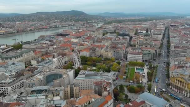 Flygfoto Typiska Byggnader Budapest Stad Skyline Molnig Dag Ungern — Stockvideo