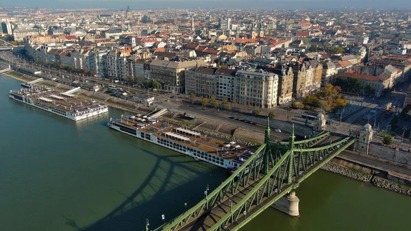 stock image Aerial view of Budapest Szabadsag hid Liberty Bridge or Freedom Bridge, connects Buda and Pest across the River Danube