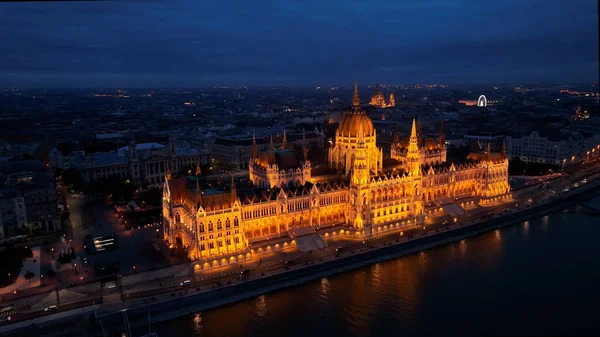 Luchtfoto Van Boedapest Hongaars Parlementsgebouw Nachts Reizen Toerisme Europese Politieke — Stockfoto