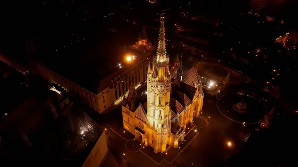 Estabelecendo Vista Aérea Tiro Matthias Igreja Bastião Pescadores Noite Budapeste — Fotografia de Stock