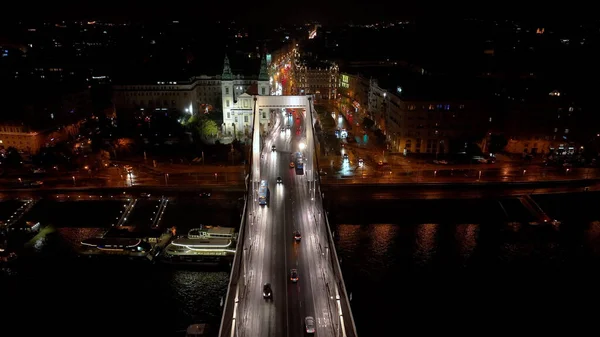Elisabeth Brücke Beleuchtet Eine Atemberaubende Luftperspektive Budapest Ungarn — Stockfoto