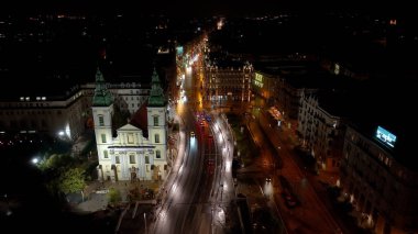 Budapeşte Şehir Kilisesi Budapeşte-Belvarosi Nagyboldogasszony, resmi olarak Kutsal Bakire Meryem Kilisesi.