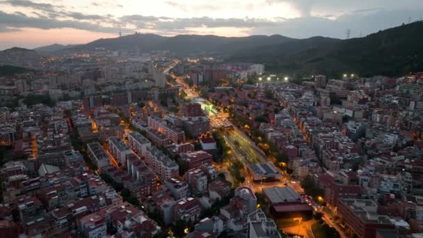 Βαρκελώνη Νύχτα Εναέρια Άποψη Των Περιοχών Nou Barris Και Sant — Αρχείο Βίντεο