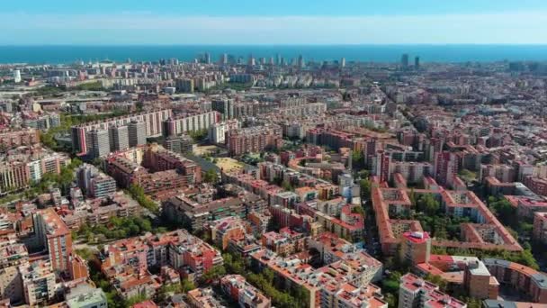Vue Aérienne Ville Barcelone Pendant Une Journée Ensoleillée Nou Barris — Video
