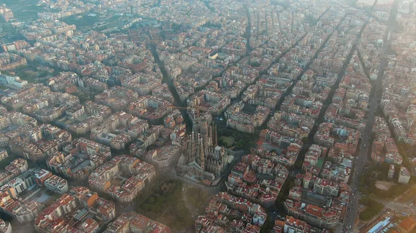 Barcelona City Nad Chmurami Mgłą Sagrada Familia Cathedral Eixample Residential — Zdjęcie stockowe