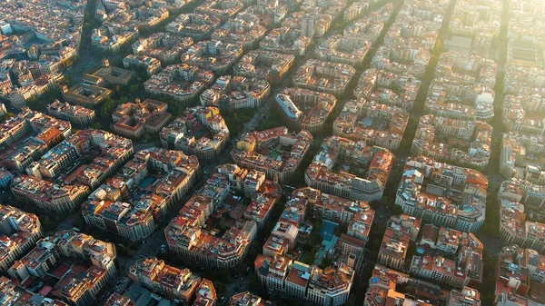 Barcelonas Stadssiluett Flygutsikt Eixample Bostadsområde Vid Solnedgången Katalonien Spanien Stadsbild — Stockfoto