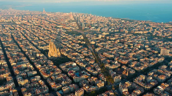 Vista Aérea Del Horizonte Ciudad Barcelona Basílica Sagrada Familia Eixample —  Fotos de Stock