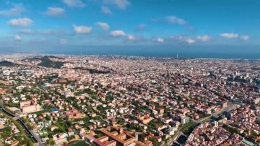 Barcelona City Skyline, Sarria-Sant Gervasi bölgesi, Basilica Sagrada Familia, Katalonya, İspanya