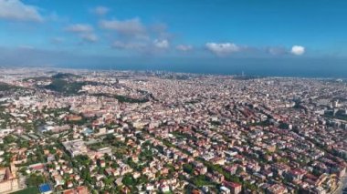 Barcelona City Skyline, Sarria-Sant Gervasi bölgesi, Basilica Sagrada Familia, Katalonya, İspanya