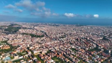 Barcelona City Skyline, Sarria-Sant Gervasi bölgesi, Basilica Sagrada Familia, Katalonya, İspanya