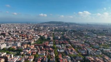 Barcelona City Skyline, Sarria-Sant Gervasi bölgesi, Basilica Sagrada Familia, Katalonya, İspanya