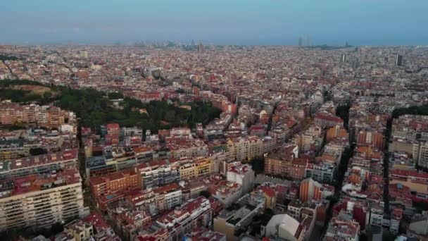 Vista Aérea Del Horizonte Barcelona Atardecer Gracia Los Distritos Horta — Vídeos de Stock