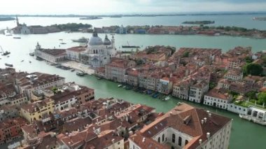 Venedik İtalya silueti, Basilica di Santa Maria della Salute ve Büyük Kanal manzarası
