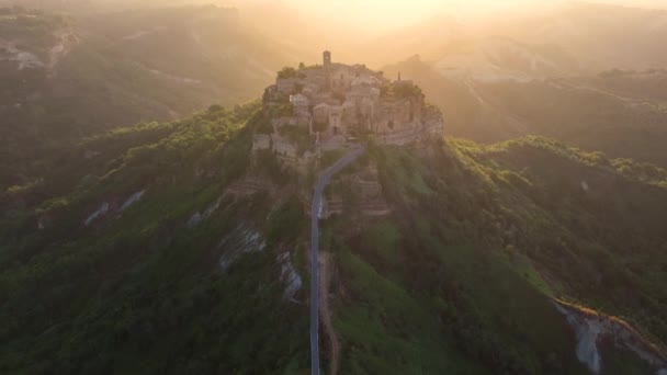 Civita Bagnoregio Aerial View Ancient Italian City Standing Top Plateau — Stock Video