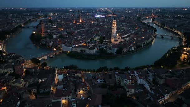 Vista Aérea Horizonte Cidade Verona Noite Ponte Pietra Sobre Rio — Vídeo de Stock