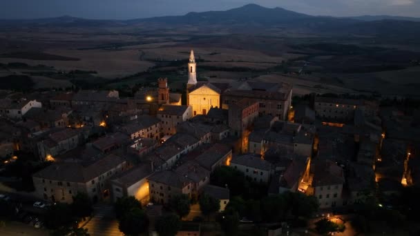 Luchtfoto Van Middeleeuwse Stad Pienza Avonds Pienza Cathedral Duomo Santa — Stockvideo