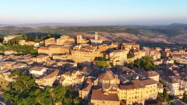 Sonnenaufgang Luftaufnahme Der Mittelalterlichen Skyline Von Montepulciano Hervorhebung Der Symbolträchtigen — Stockvideo