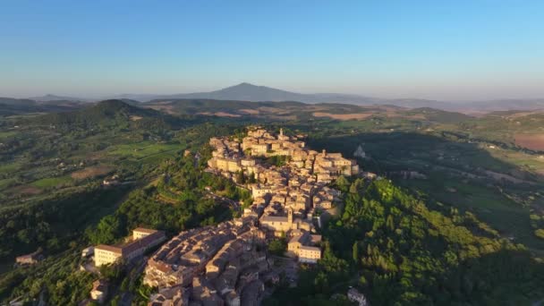 Montepulciano Tuscany Talya Nın Ortaçağ Köyünün Hava Görüntüsü Alınıyor — Stok video
