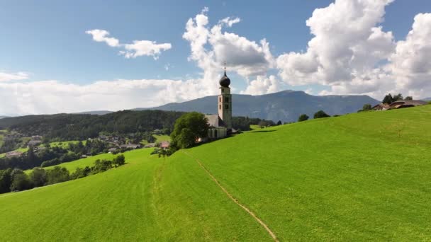 Aerial Summer View Valentin Church Castelrotto Dolomites Alps Bolzano South — Stock Video