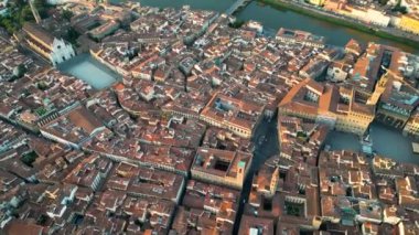 Floransa silueti, gündoğumunda hava manzarası, Palazzo Vecchio, Santa Croce Bazilikası, Piazza della Signoria, Toskana, İtalya