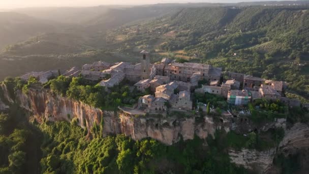 Vista Aérea Civita Bagnoregio Amanecer Provincia Viterbo Lacio Italia — Vídeo de stock