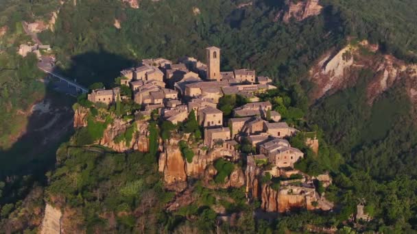 Vista Aérea Ciudad Moribunda Civita Bagnoregio Provincia Viterbo Lacio Italia — Vídeos de Stock