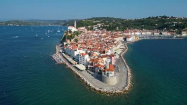 Piran 'ın yaz havadan çekimleri, Adriyatik kıyısındaki Venedik etkileri, Istrian Yarımadası, Slovenya