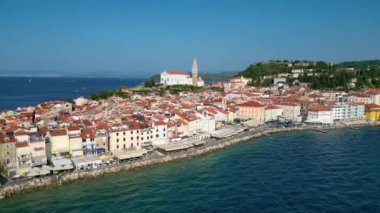 Piran kasabası, Adriyatik kıyı şeridi, Akdeniz yaz günü, Slovenya