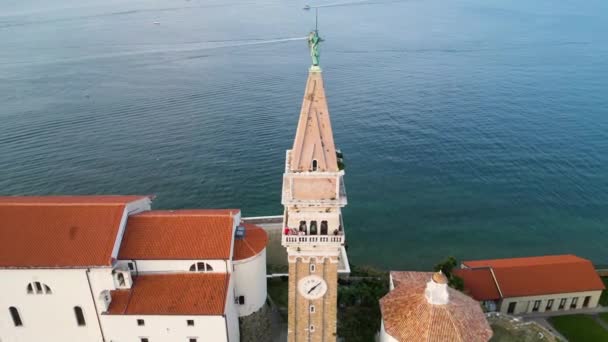Piran Kasabasındaki Aziz Georges Kilisesi Venedik Mimarisi Adriyatik Kıyı Şeridi — Stok video