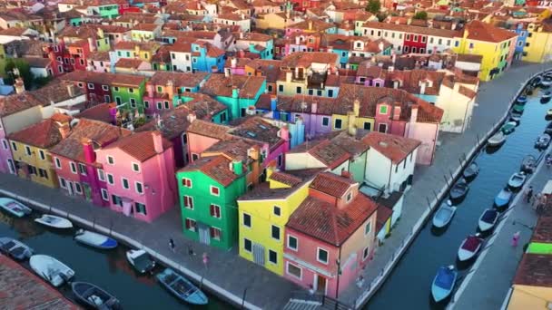 Letecký Pohled Barevné Domy Ostrově Burano Provincii Benátky Benátsko Itálie — Stock video