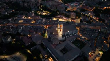 Perugia şehir manzarası, gece Basilica di San Domenico ile hava manzarası, İtalya Umbria 'nın başkenti.
