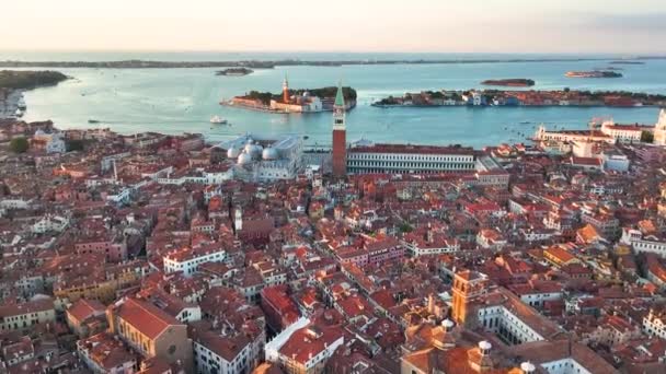 Venedig Stadssiluett Från Ovan Antenn Utsikt Över Markusplatsen Doges Palace — Stockvideo